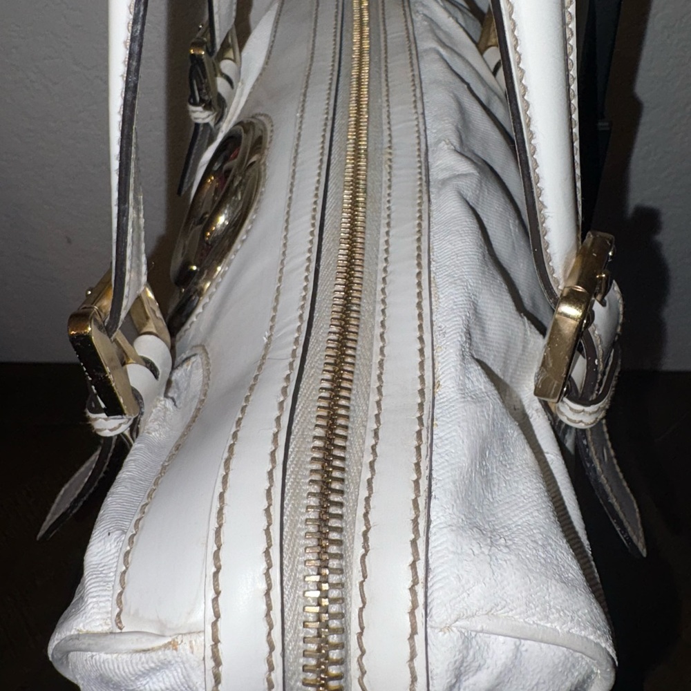 SOLD UNLISTED. Gucci Sherri Line White Leather Tote with Red and Gold Emblem - Picture 5 of 12